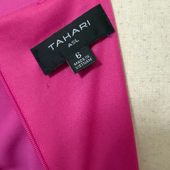 Tahari ASL Stretch Crepe Side Knot Dress in Currant Size 6 NWT - Picture 12 of 15